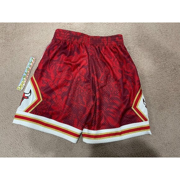 Mitchell & Ness Chicago Bulls CNY Chinese New Year Shorts Mens Medium - Picture 1 of 5